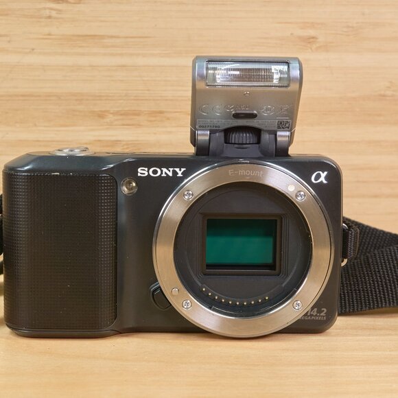 Sony Alpha NEX-3 14.2 MP Digital Camera with Flash, Body ONLY! - Picture 1 of 8